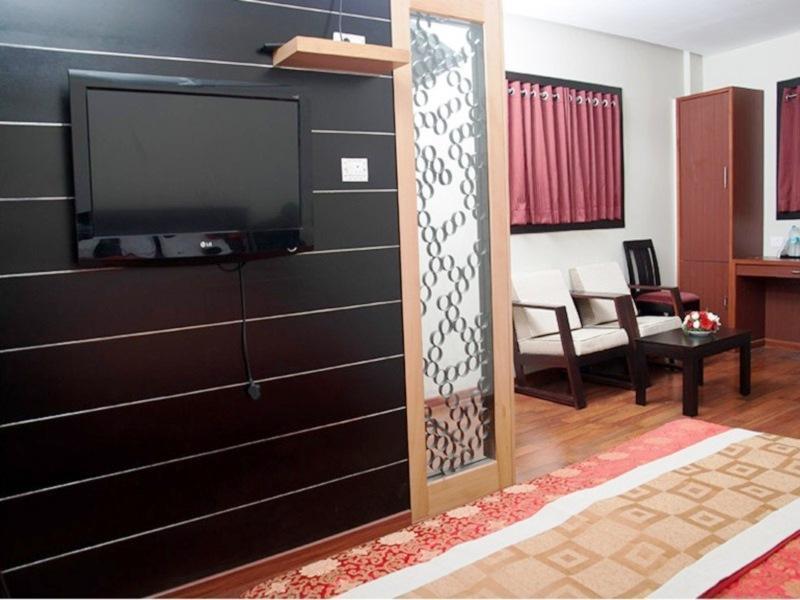 Kochi Hotel Blue Chip מראה חיצוני תמונה